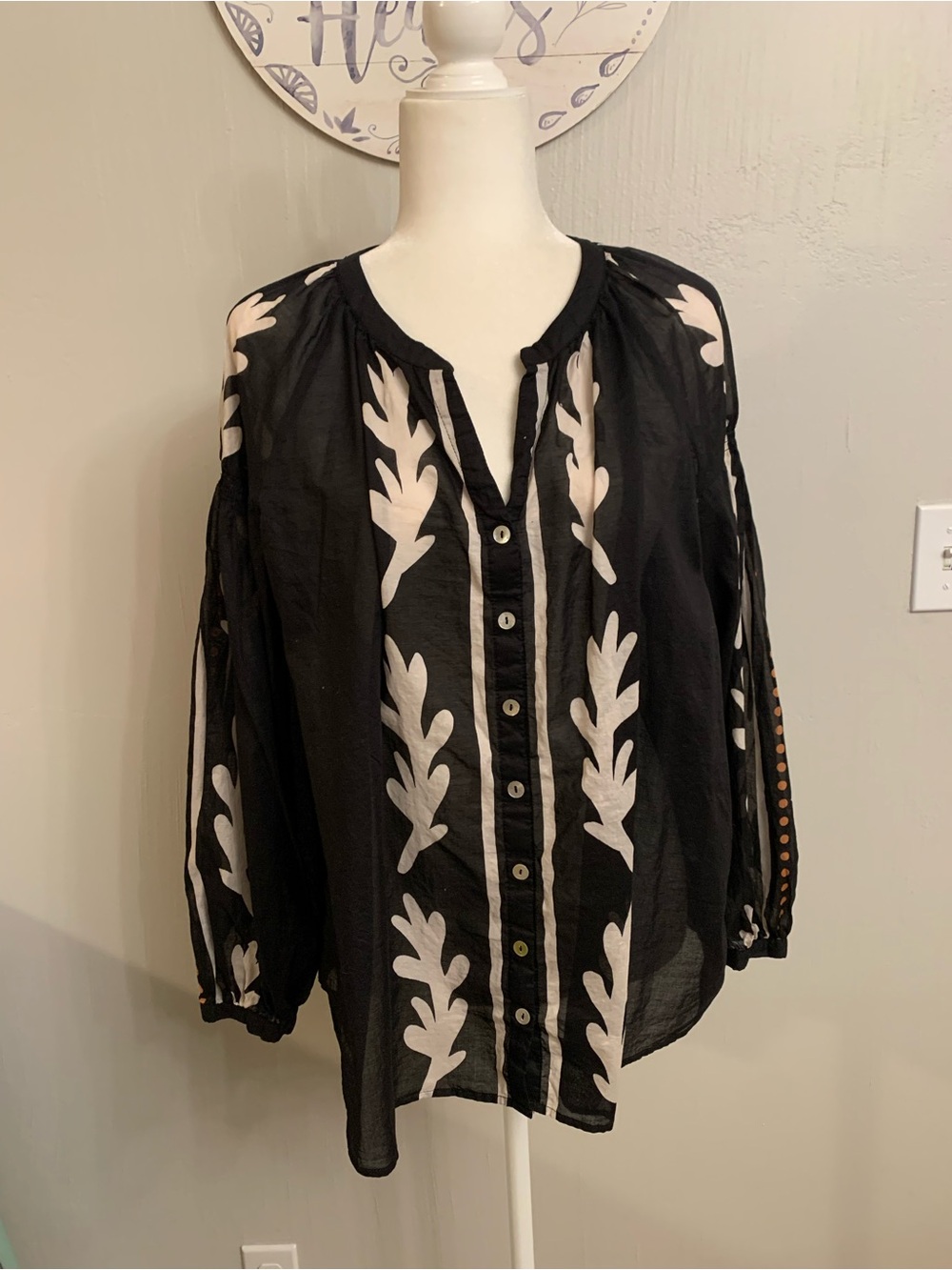 DR2 Black Button-Front Blouse with White Leaf Embroidery